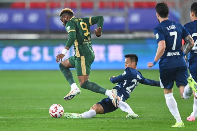 1743560809468021764.jpg (体育)(3)足球——中超:浙江俱乐部绿城胜武汉三镇XxjpseC007189_20250328_PEPFN0A001.jpg